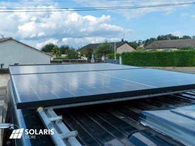 Un fourgon Citroën Jumper aménagé en studio vidéo itinérant autonome en électricité