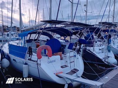 Un voilier Sun Odissey 100% autonome grâce à des panneaux solaires à haut rendement