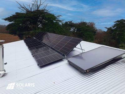 Une maison indépendante du réseau électrique grâce au solaire à Saint-Malo en Bretagne