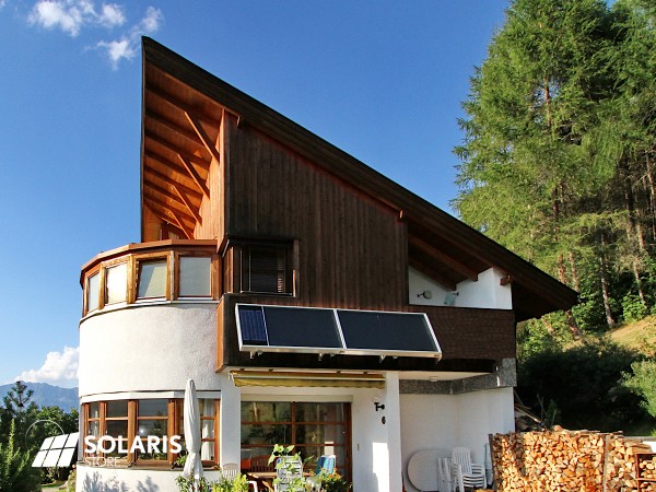 Capteur solaire à air TWINSOLAR Compact 4.0 incliné sur facade