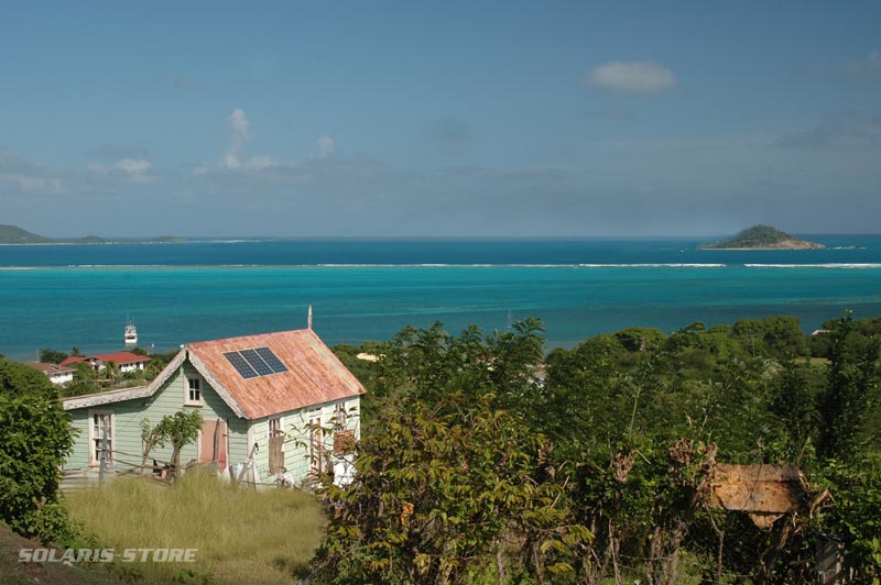 installation de panneaux solaires en site isolé à la martinique