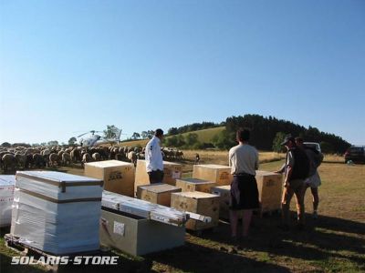  Haute-Loire (43) / Pr&eacute;paration du mat&eacute;riel solaire pour acheminement sur site.