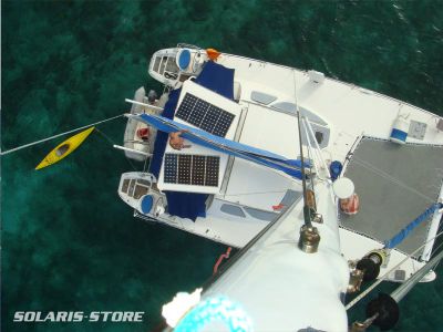 Panneau solaire &agrave; haut rendement sp&eacute;cial marine SOLARA install&eacute;s sur un voilier