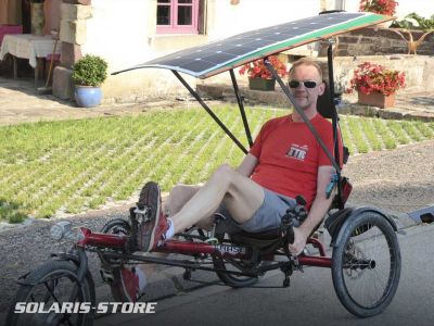 Panneau solaire souple pour équiper un vélo couché électrique