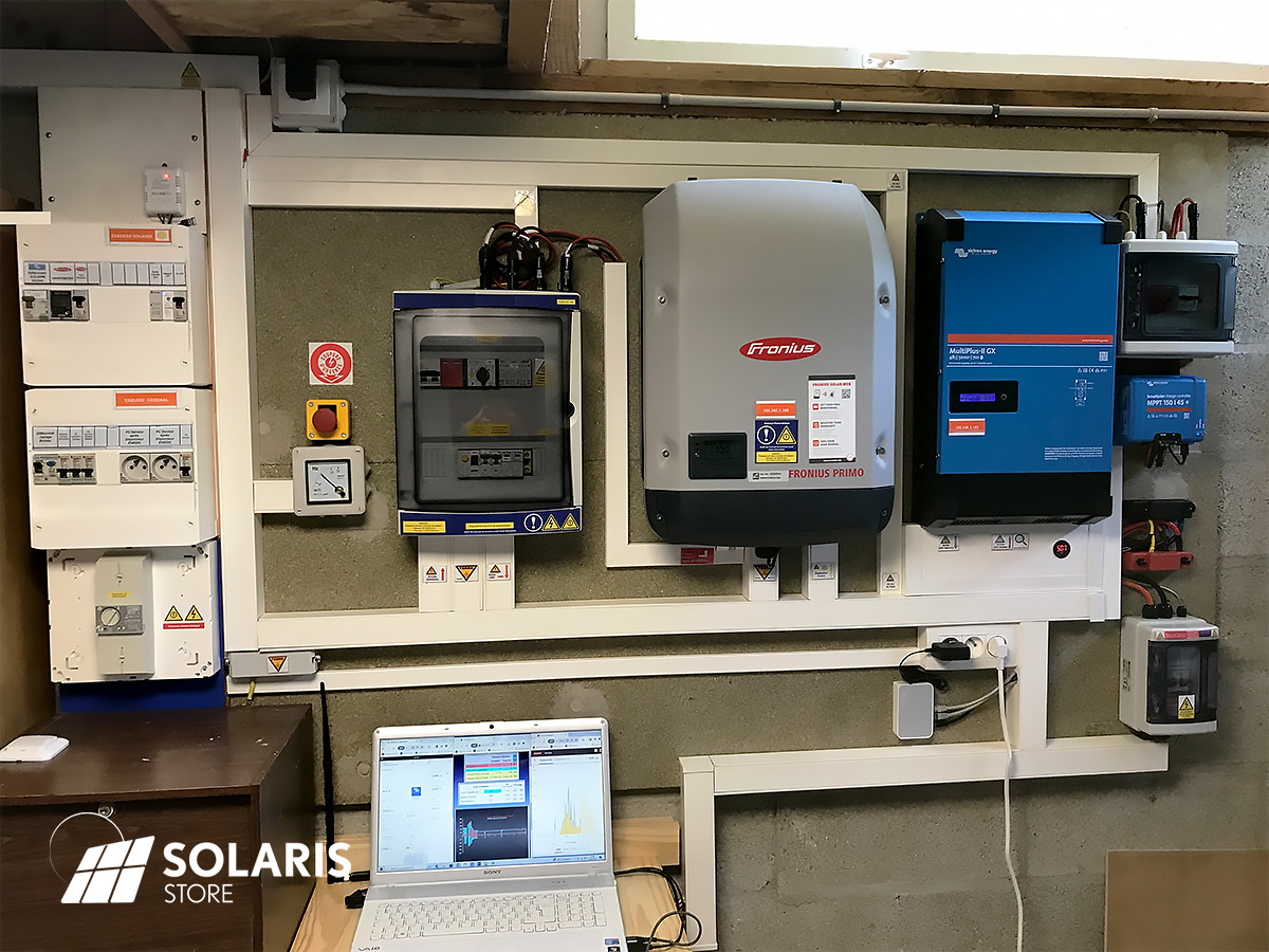 Onduleur Fronius, convertisseur Multiplus 2 et régulateur smartsolar sur cette installation solaire autoconsommation