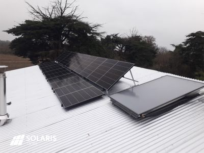 Une maison indépendante du réseau électrique grâce au solaire à Saint-Malo en Bretagne